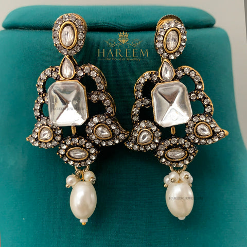 KYRAH victorian charm Chokar set