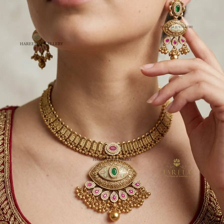 Miraas Gold platted traditional set