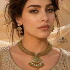 Miraas Gold platted traditional set