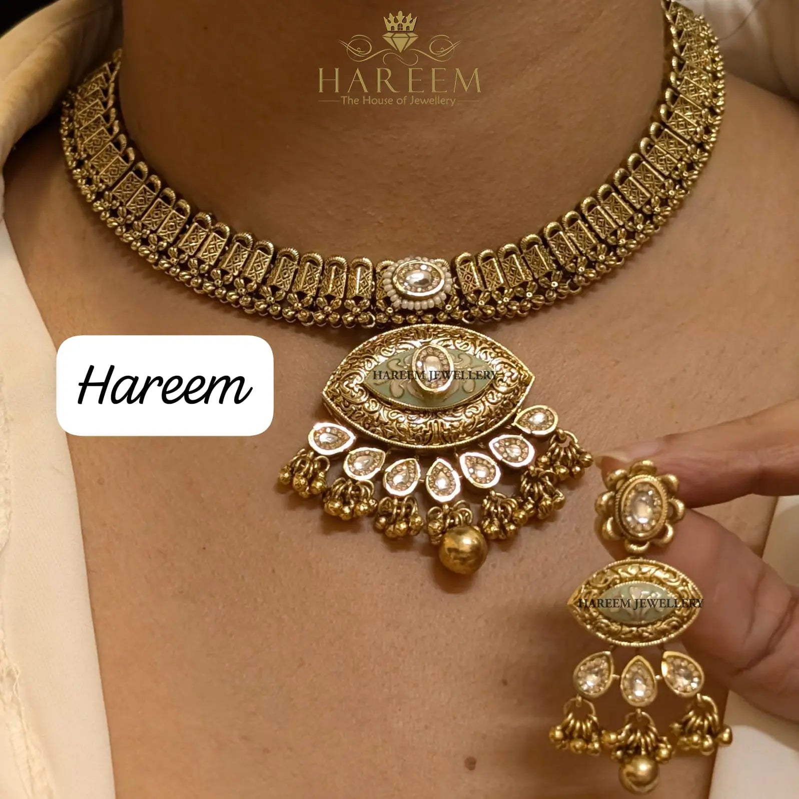 Miraas Gold platted traditional set