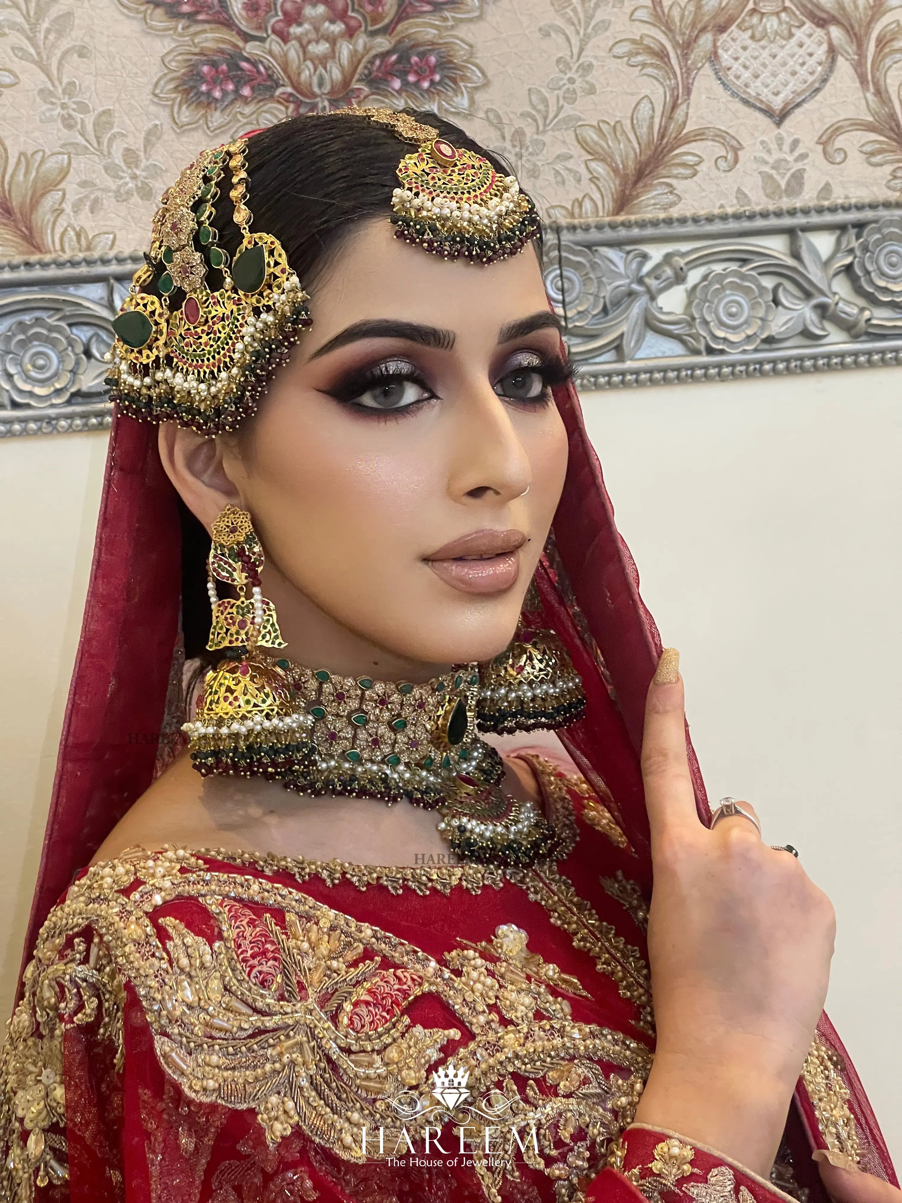 Gauhar traditional set